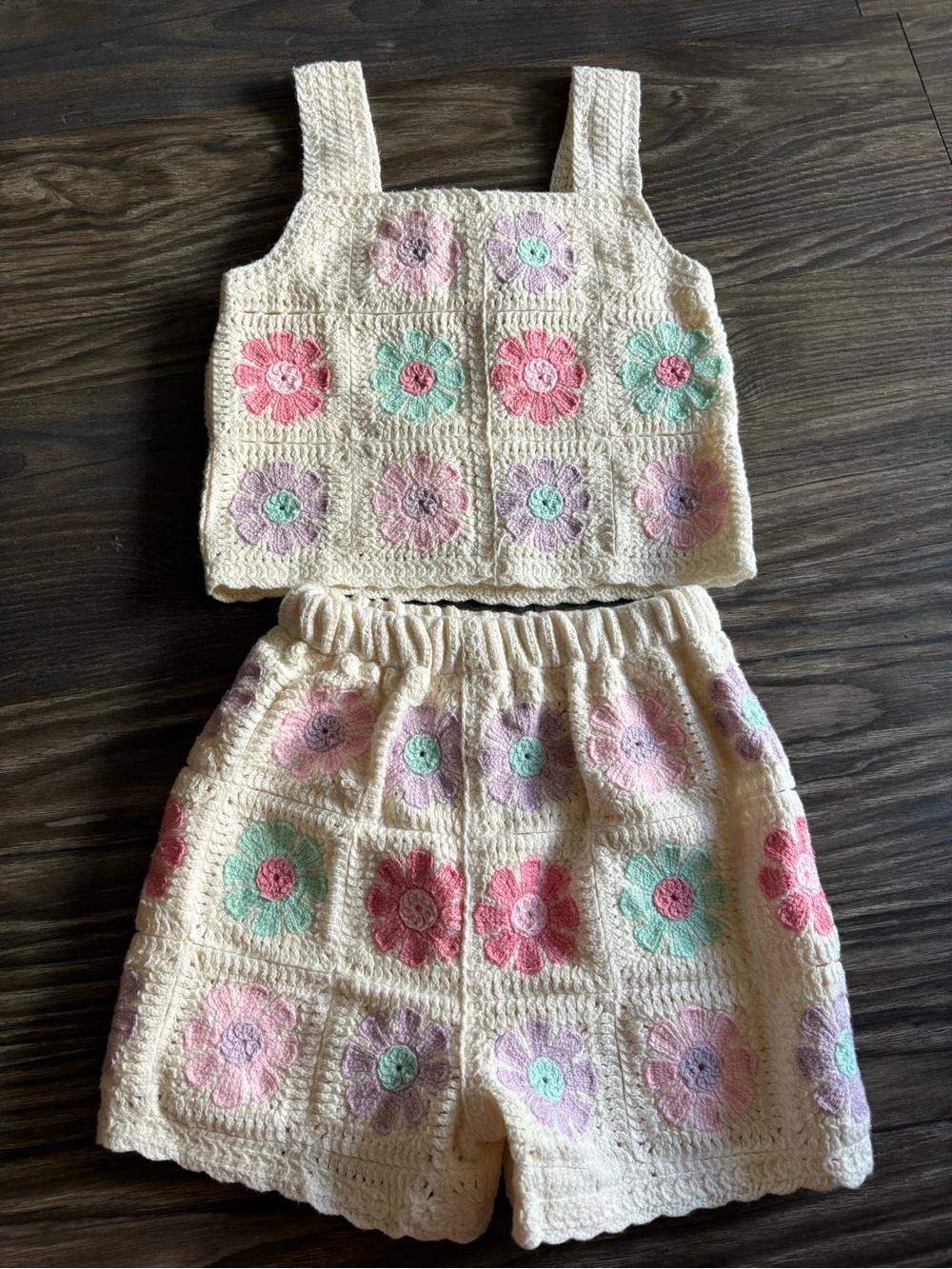 Haute Hippie Crochet Floral Two-Piece Set in Cream with Pastel Flowers- 2T size - Picture 2 of 3